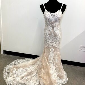 Oleg Cassini Cream lace with Tan Tulle Lace Wedding Dress